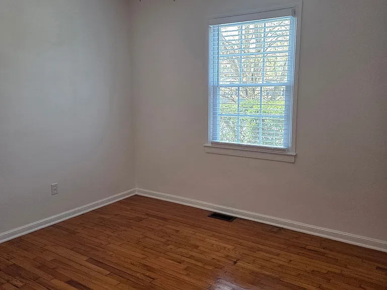 324 Wakefield Dr — Photo 6