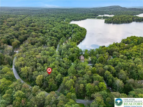 6 Orono Dr, Pocono Lake, PA 18347