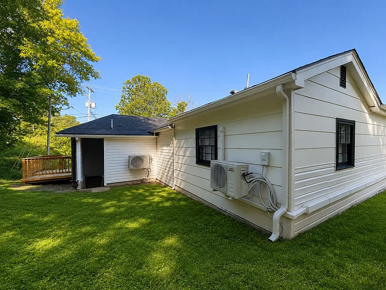 8529 Summer View Dr — Photo 4