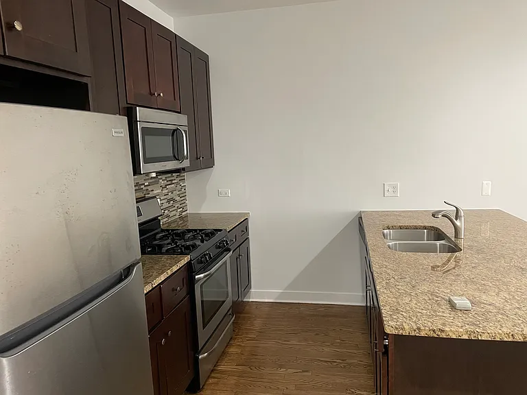 3128 W Walton St #1 — Photo 3