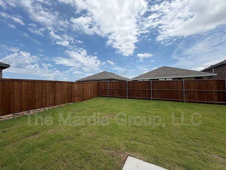 1213 Herring Dr — Photo 18