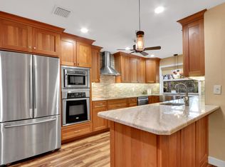 8367 SE Pine Cir, Hobe Sound, FL 33455