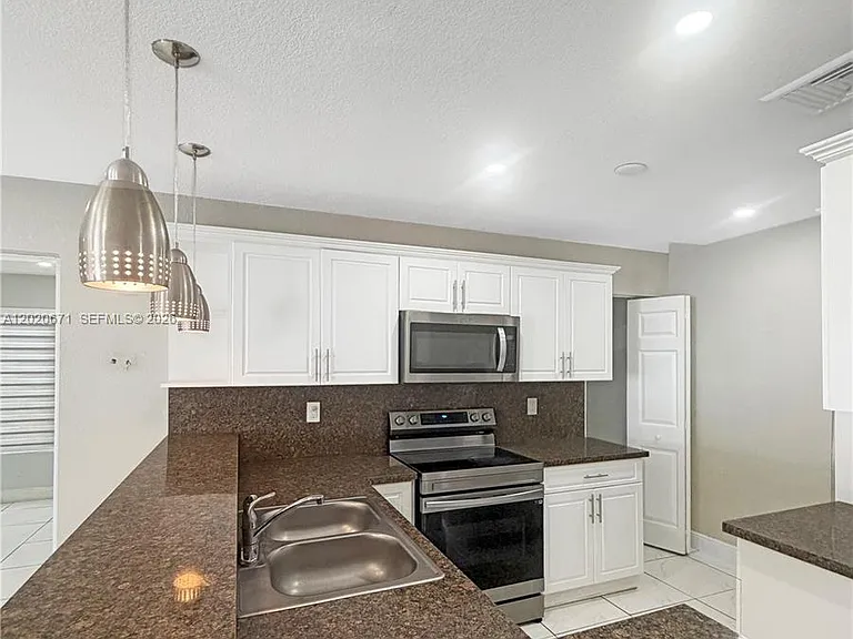 17311 NW 49th Ave — Photo 11