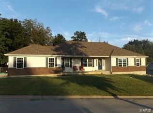 786 Bridgewater Crossing Dr, Villa Ridge, MO 63089