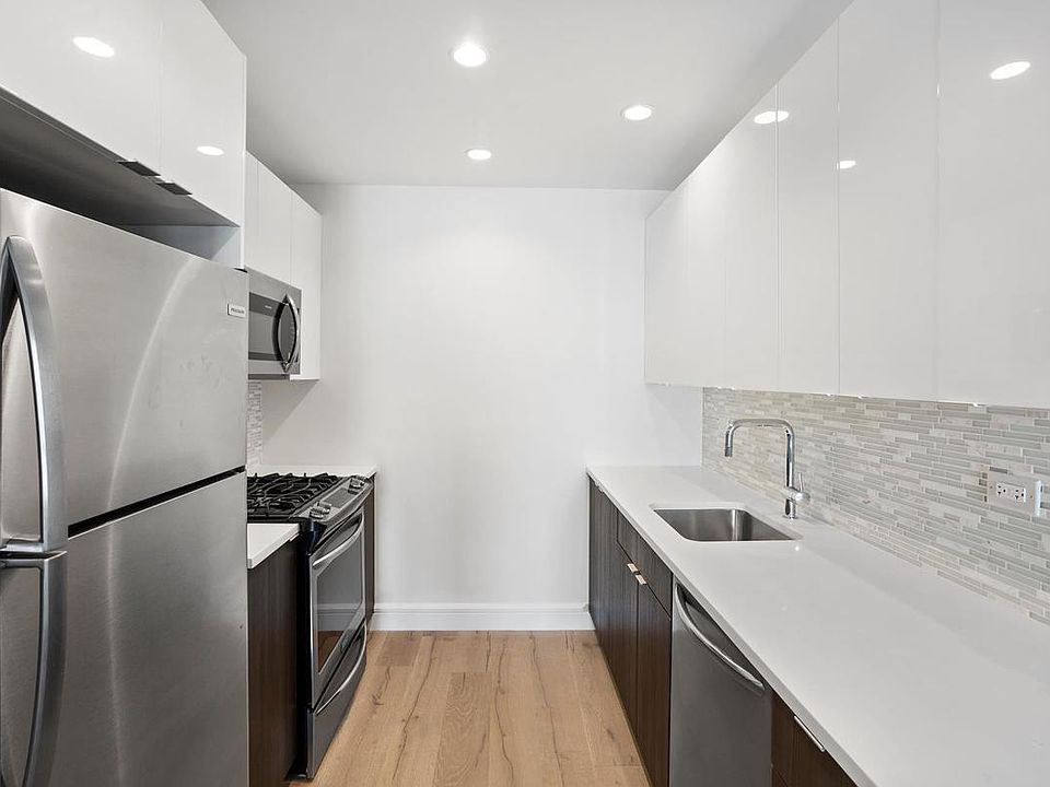 1st image of 2521 43rd Ave APT 301