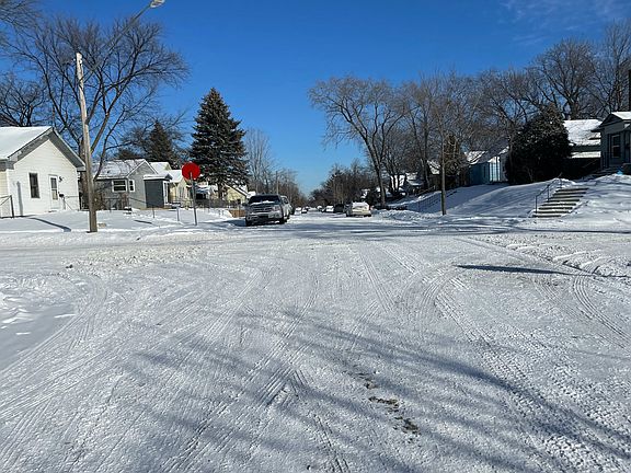 4th image of 3450 Bryant Ave N