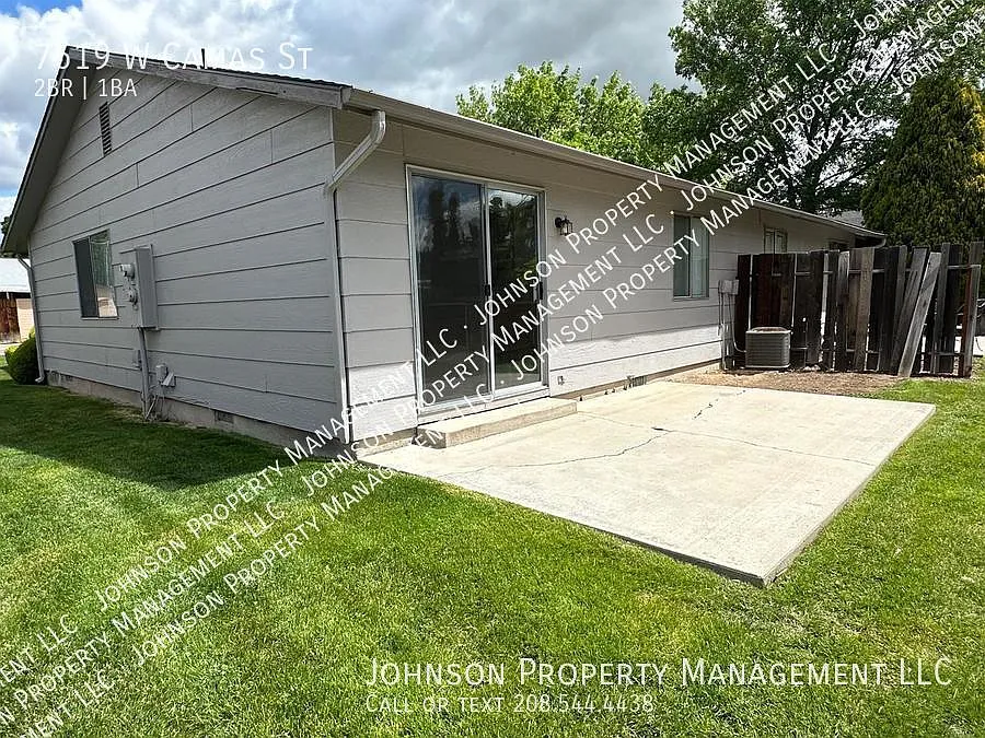 Charming Boise Duplex: Modern Amenities, Central Heat & Air, Patio, and Convenient Parking. — Photo 3