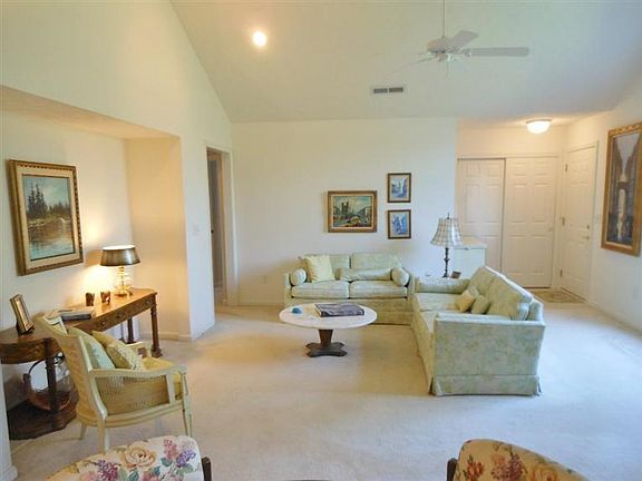 5th image of 274 Broadleaf Cir