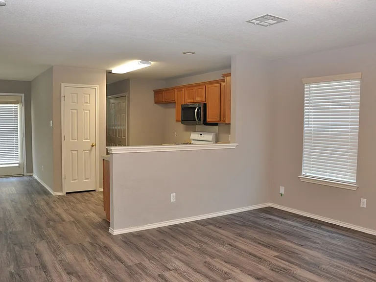 1328 Davis Mountain Loop — Photo 4