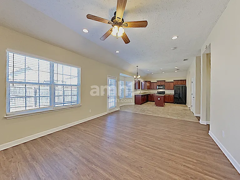 808 Ottoe Ct — Photo 6
