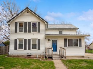 710 4th St SW, Independence, IA 50644