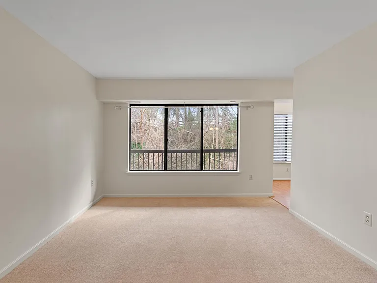 9555 Battery Heights Blvd #203 — Photo 4