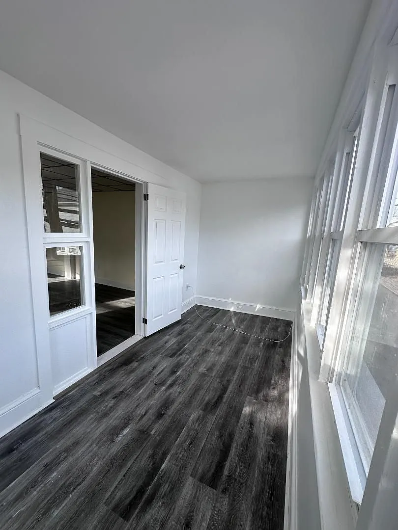153 Vine St Unit 4 — Photo 2