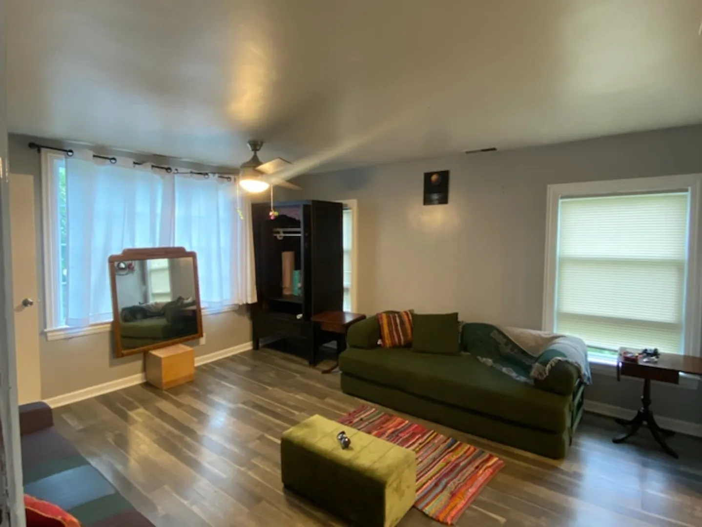 2 bed, 1000 sqft, $1,600 — Photo 2