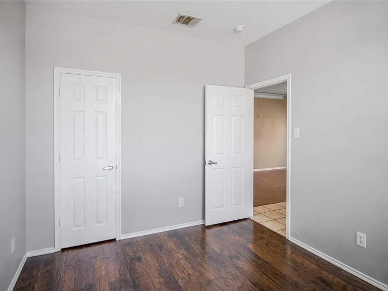 605 Chestnut Ct — Photo 18