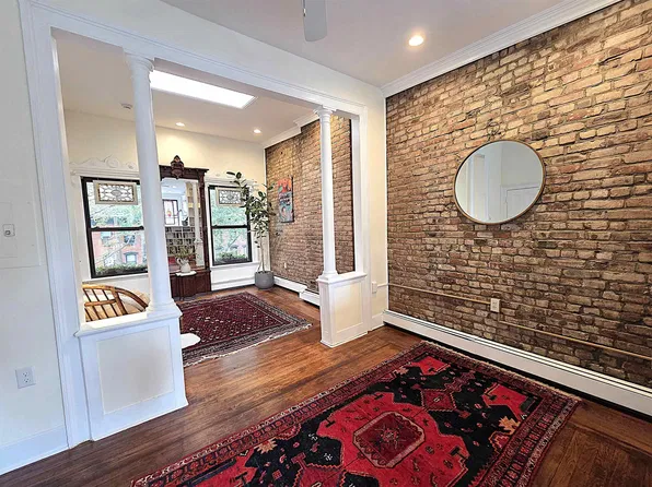 638 Jersey Avenue image 1 of 39