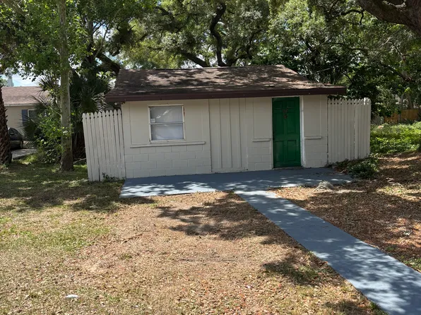 110 E Quayle Ave, Eustis, FL 32726