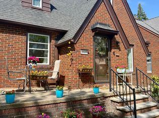 18205 E Park Dr, Cleveland, OH 44119