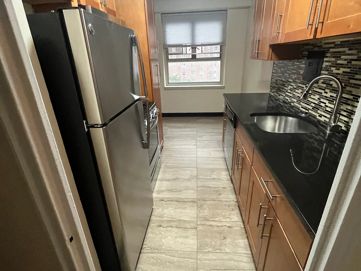1 bed, 800 sqft, $2,400 — Photo 4