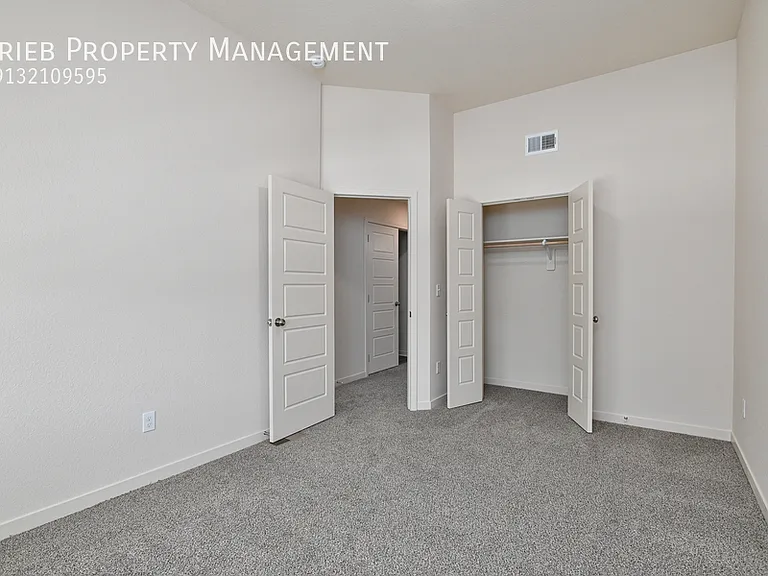 10328 Farrow Ave #6 — Photo 24