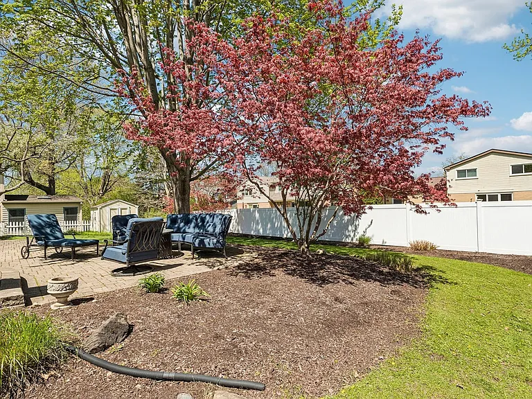 509 Ticonderoga Ln — Photo 30