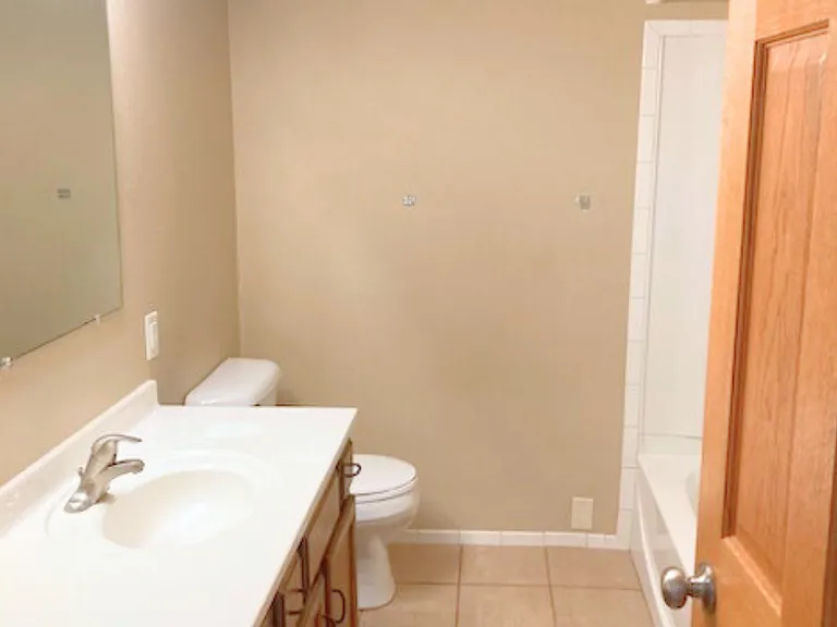 219 Buncombe Dr — Photo 11