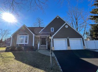 175 New Brook Ln, Springfield, NJ 07081