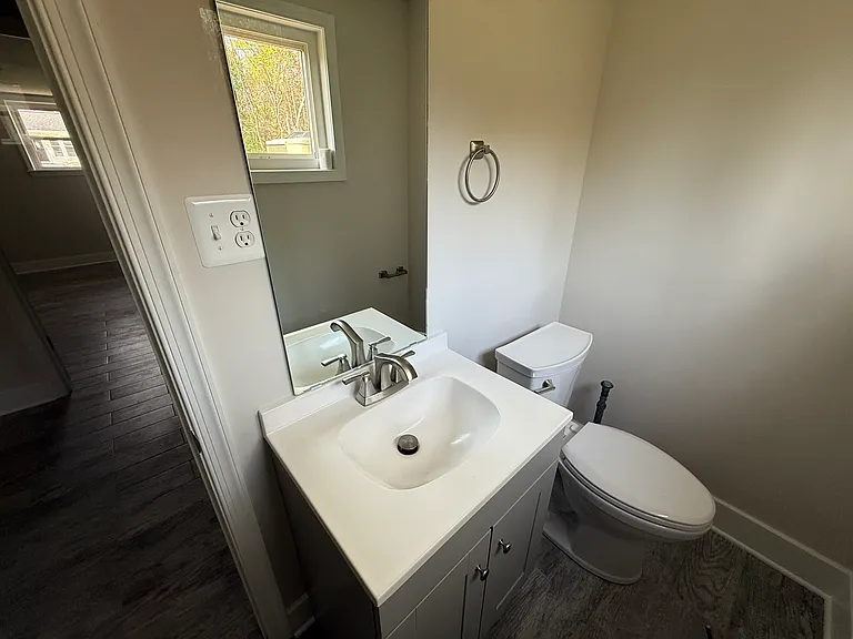 E Poplar Rd — Photo 5
