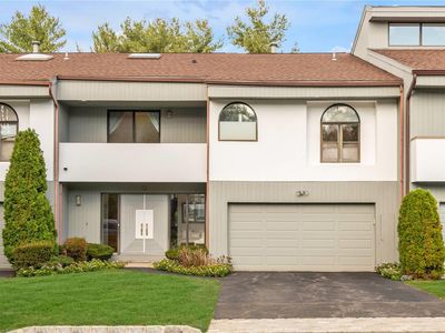 13 Eagle Chase #13, Woodbury, NY, 11797