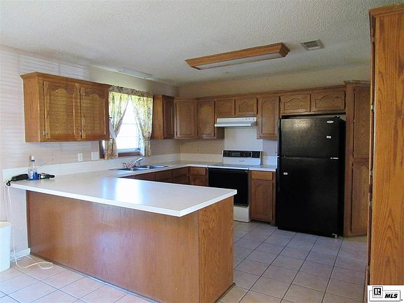 5th image of 102 Elmsley Dr
