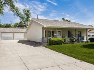5220 Harbet Ave NW, Cedar Rapids, IA 52405