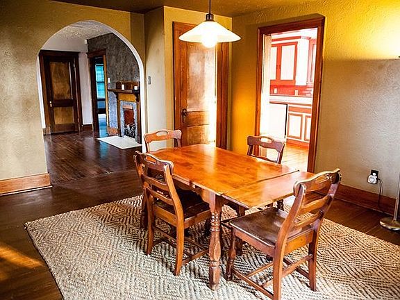 2630 Broadway Dining Room