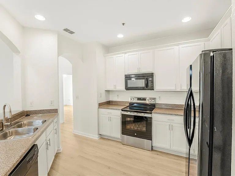 3351 Whitestone Cir #304 — Photo 5