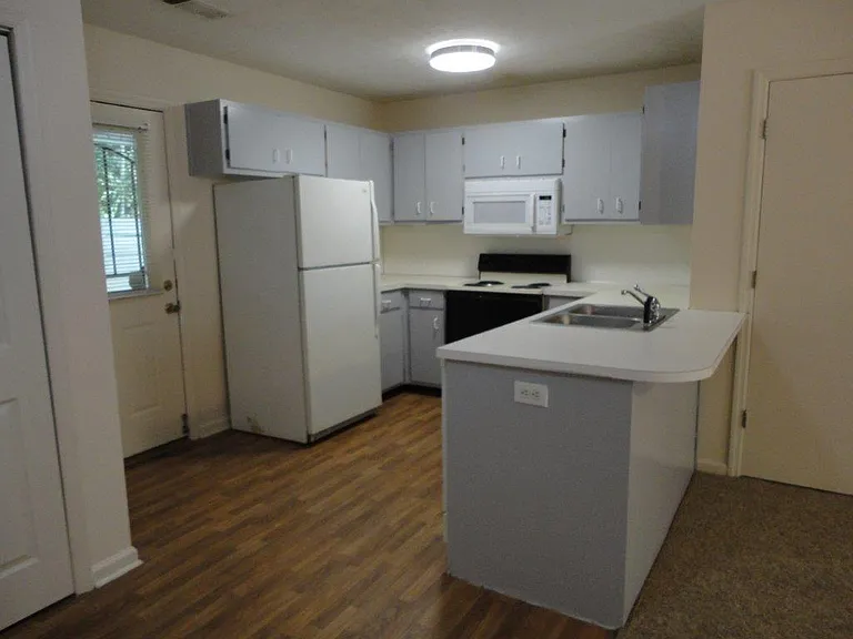 5241 Crystal Ct — Photo 2