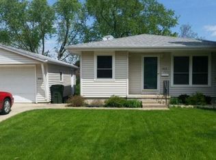 1013 W 8th St, Cedar Falls, IA 50613