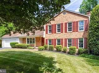 5258 Ofaly Rd, Fairfax, VA 22030