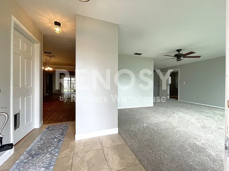 802 Embassy Rd — Photo 2