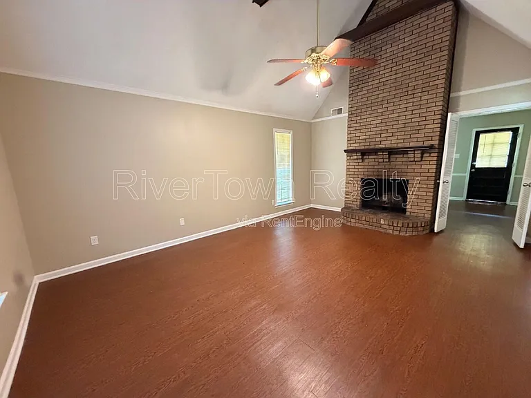 4311 Springwind Rd — Photo 6