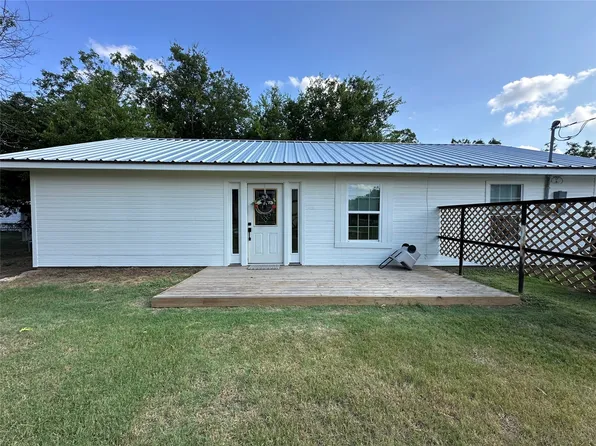 502 N Irby St, Comanche, TX 76442
