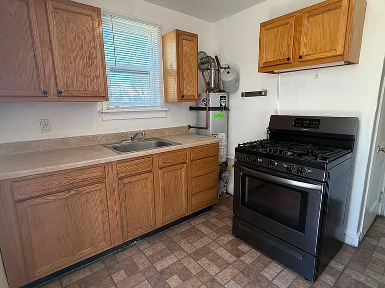 212 Cornell Dr SE #C — Photo 3