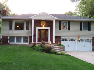 47 Mark Dr, Smithtown, NY 11787