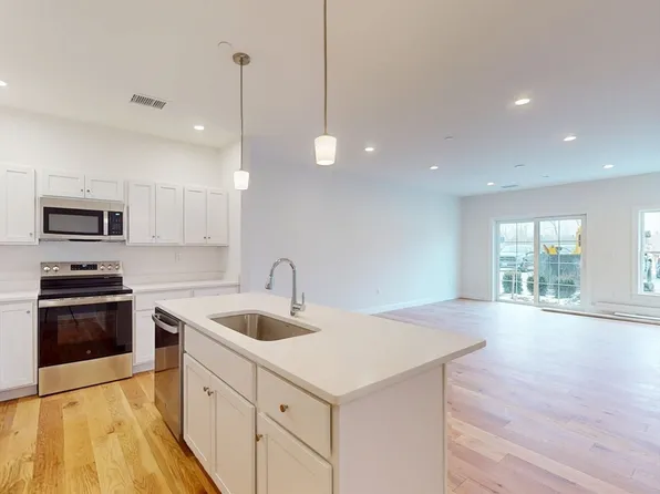 266 Monponsett St #1103, Halifax, MA 02338