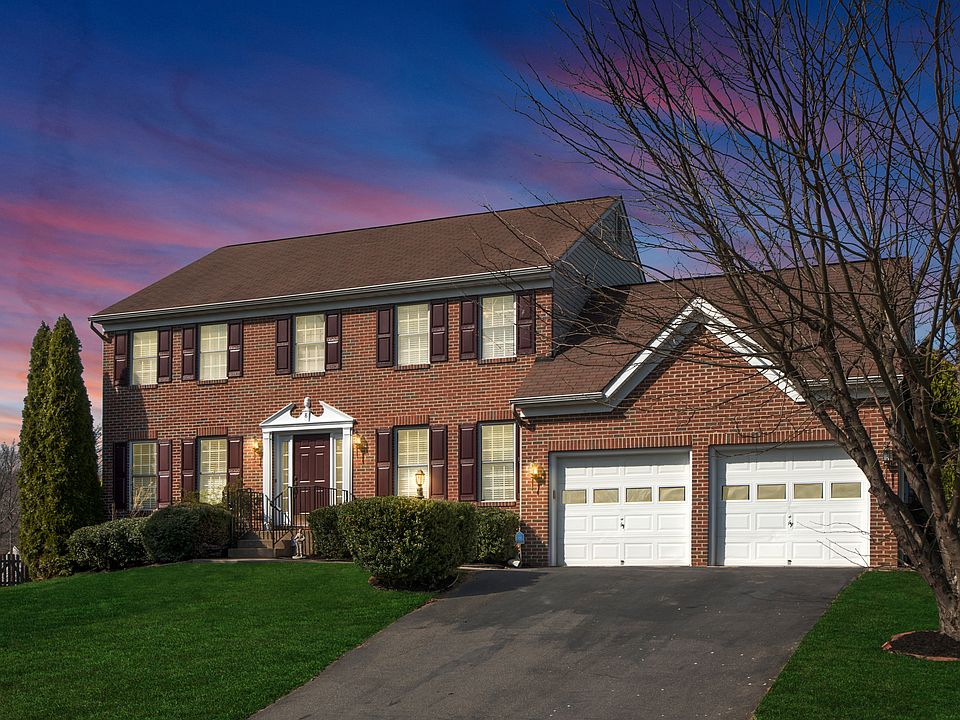 1st image of 8 Rollingside Dr