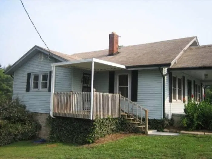 2 bed, 1100 sqft, $1,300 — Photo 1