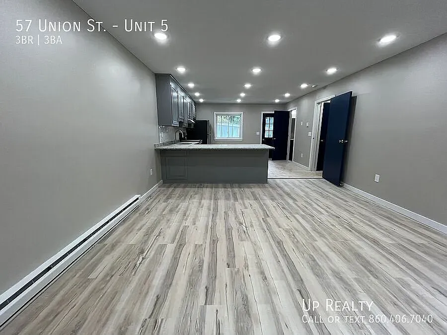 2 bed, 1.5 bath, 1400 sqft, $2,200 — Photo 4