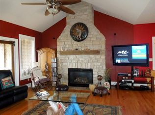 601 Sandberg Dr, Sycamore, IL