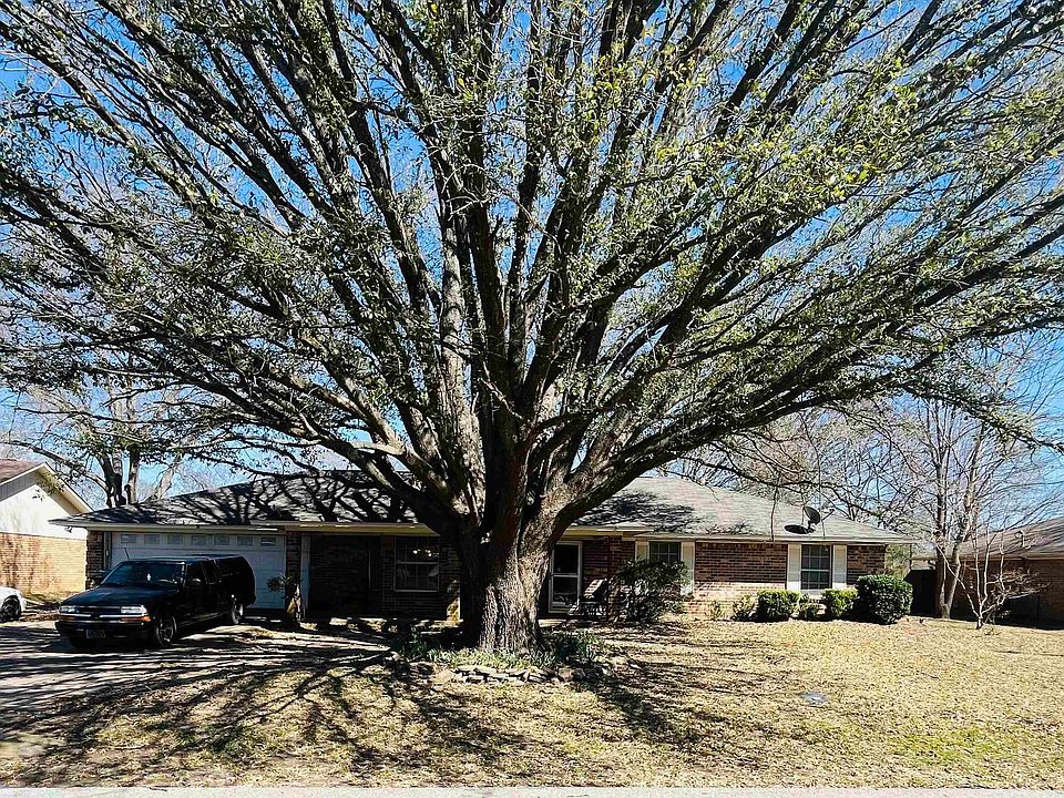 1st image of 300 Gatewood Dr
