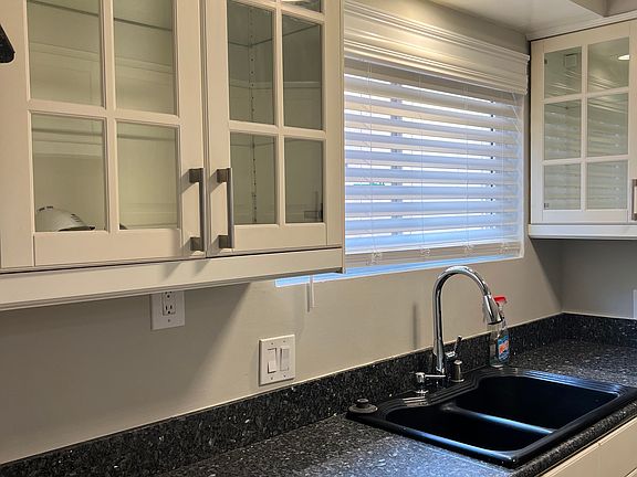 4th image of 1247 N Flores Ave APT 1
