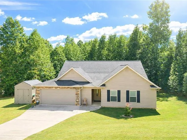 220 Tesnatee Landing Dr, Cleveland, GA 30528