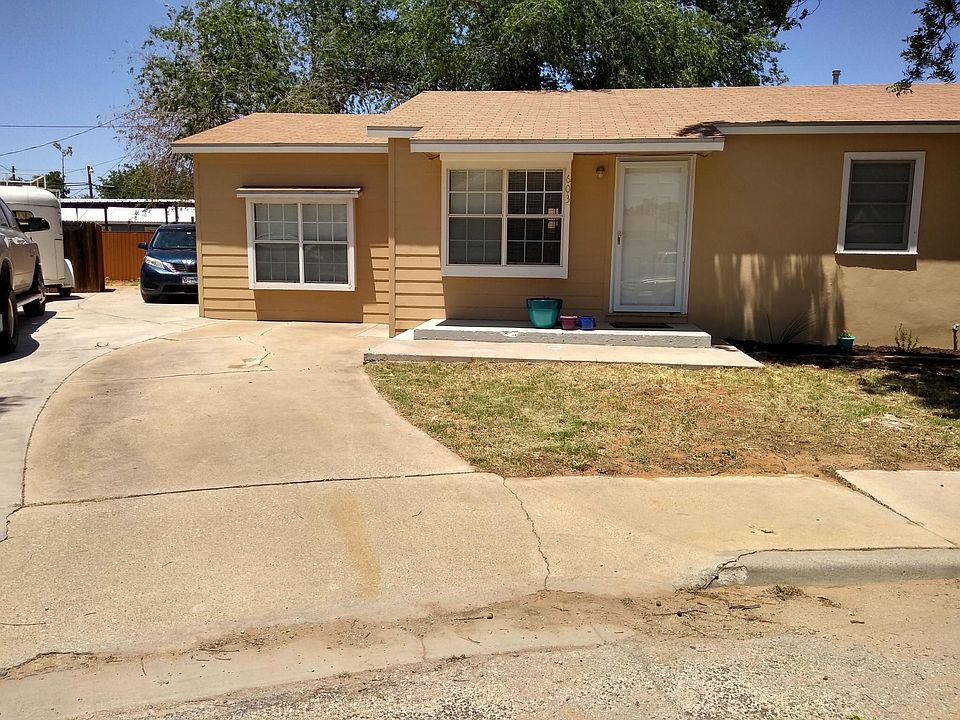 1st image of 603 NE Avenue Pl E